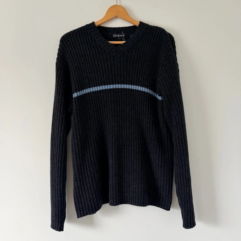 Vintage Eclipse Gray Ribbed Sweater with Blue Stripe - Picture 2 of 5